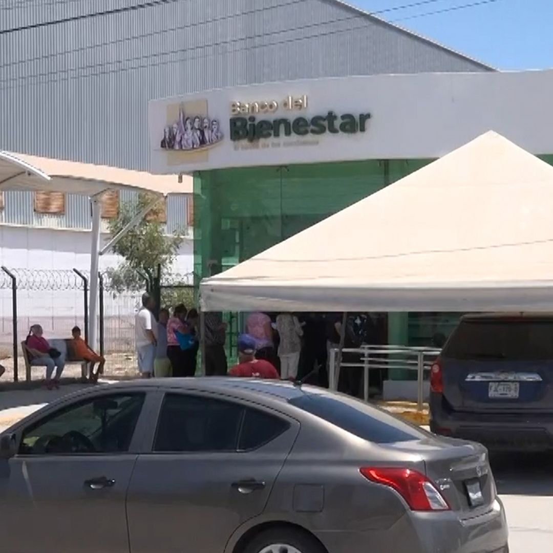 Mujer Queda Atrapada en Bóveda del Banco del Bienestar en Torreón